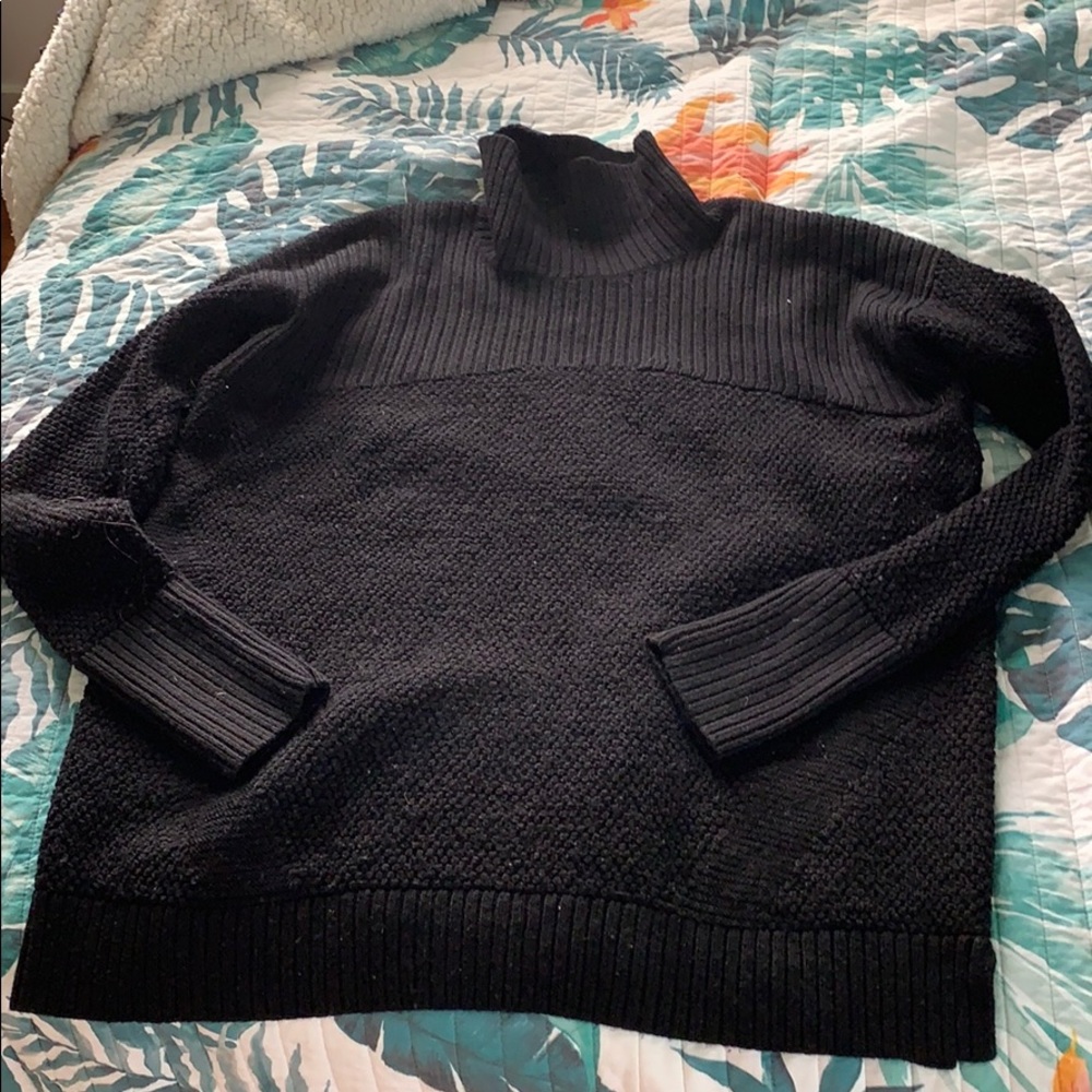 Lululemon cozy turtleneck sweater